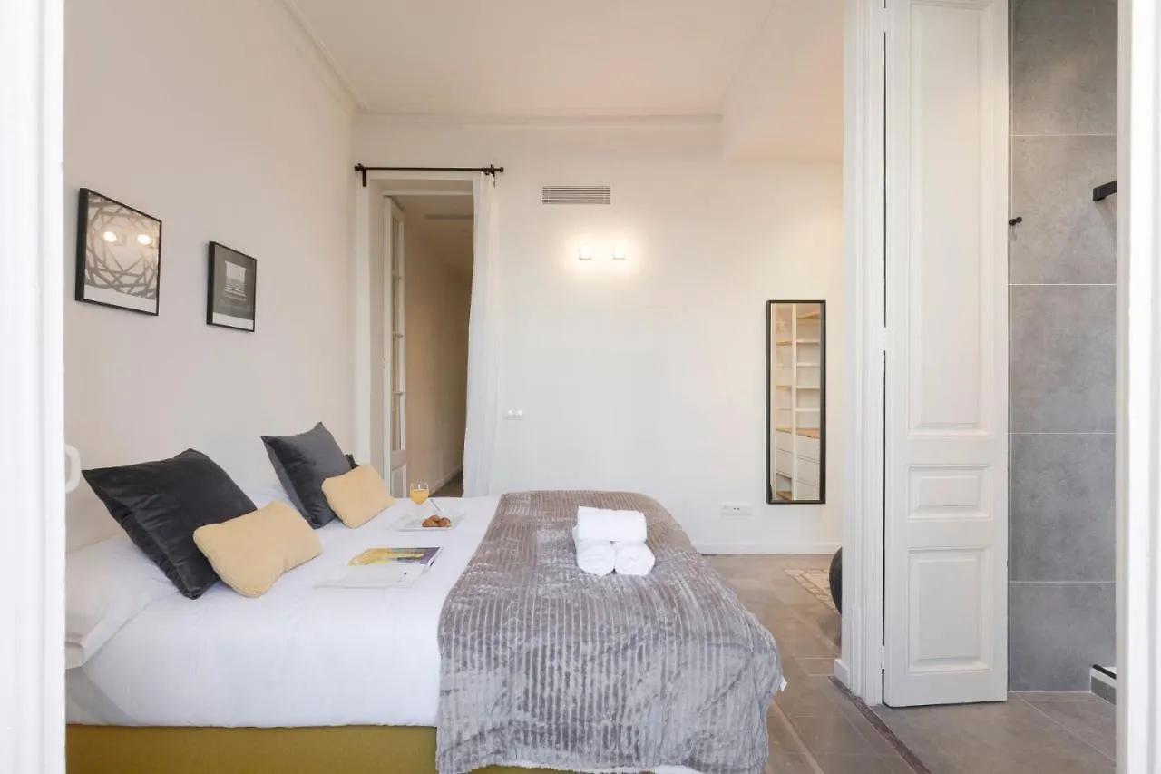 Ab Centric Universitat Barcelona 0*,