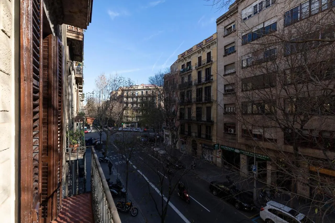 Ab Centric Universitat Barcelona 0*,